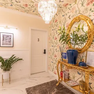 Pensión Crys: Rooms, Holiday, Business